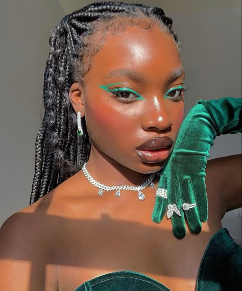 Rule The World, Green Makeup, Cute Makeup Looks, Dark Skin Makeup, Looks Black, Girls Makeup, Pretty Makeup, Cute Makeup, Brown Skin