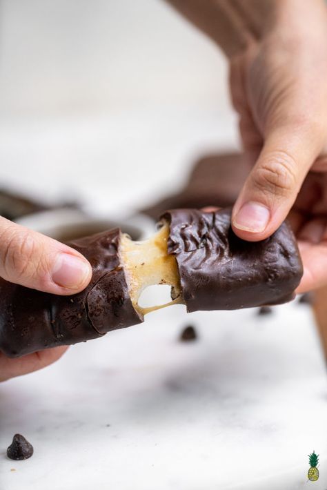 Learn how to make vegan Milky Way at home! These decadent candies are made with a gluten-free nougat, real deal homemade vegan caramel (date-free) and melted dark chocolate. These are easy to make and kids will love them! #vegan #milkyway #bar #veganized #chocolate #bar #halloween #musttry #nougat #caramel #snack #dessert #vegankids #homemade #sweetsimplevegan #glutenfree Mars Bars, Cacao Recipes, Healthy Candy, Vegan Caramel, Vegan Candies, Vegan Dark Chocolate, Vegan Kids, Gluten Free Oats, Gluten Free Cookies