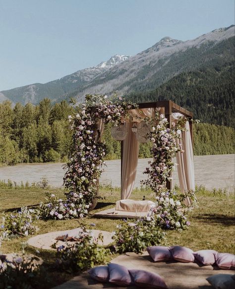 Floral Arch Wedding Outdoor, Modern Chuppah, Sikh Wedding Decor, Buddhist Wedding, Nikah Decor, Floral Arch Wedding, Dream Wedding Decorations, Desi Wedding Decor, Mandap Decor