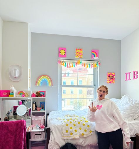 rainbow smiley face neon pink room inspo Preppy Room Decor Smiley Face, Neon Pink Room, Smiley Face Pillows, Rainbow Smiley Face, 90s Room, Pink Smiley Face, Pink Smiley, Flower Bedroom, Aesthetic Room Ideas