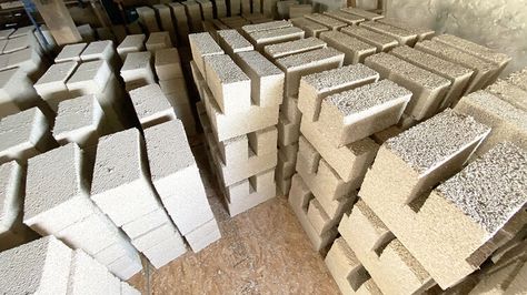 New Hempcrete Wall Technique Cuts Drying Time in Half — HempBuild Magazine Hempcrete Blocks, Hemp House Construction, Pile Foundation Construction, Hemp Insulation, Rammed Earth Wall Section, Osb Plywood, Acoustic Insulation, Steel Cage, Lego System