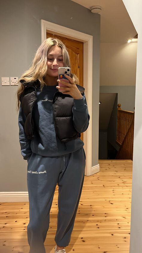 Tracksuit And Gilet Outfit, Gilet Outfit, Black Gilet, Matching Tracksuit, Tracksuit Outfit, Rip Mom, Ripped Mom Jeans, Adidas Tracksuit, Winter Fashion Outfits