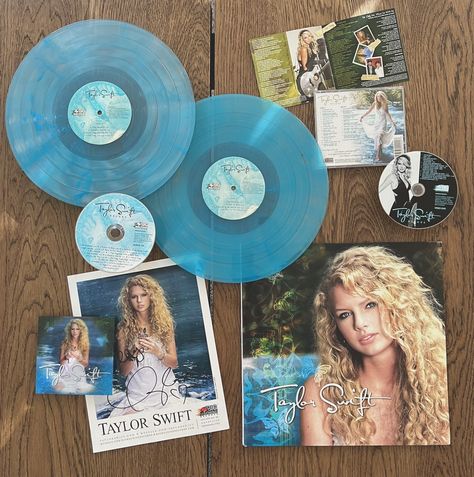 Taylor Swift Debut Era Aesthetic, Taylorcore Aesthetic, Debut Aesthetic, Debut Era, Taylor Swift Debut Album, Taylor Swift Cd, Taylor Swift 2006, Taylor Swift Debut, Taylor Merch