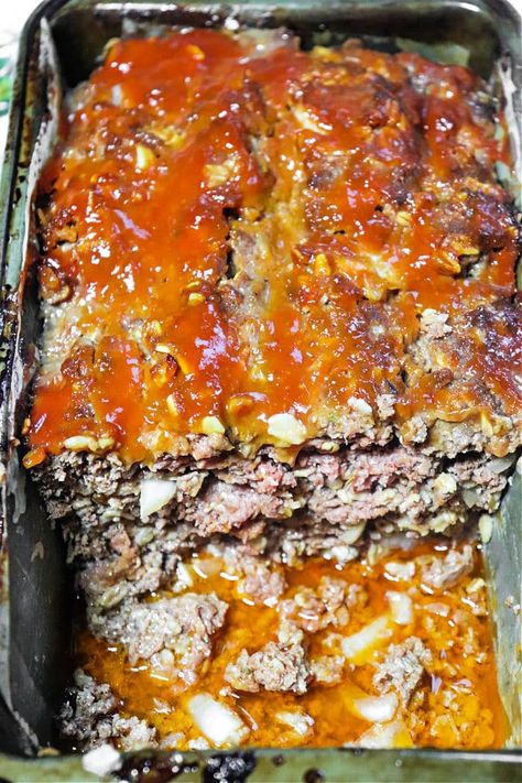 Meatloaf Without Breadcrumbs, Meatloaf With Oats, Meatloaf With Bbq Sauce, Spicy Meatloaf, Basic Meatloaf Recipe, Meatloaf With Oatmeal, Basic Meatloaf, Baked Meatloaf, How To Make Meatloaf