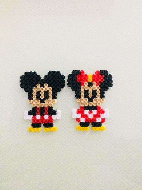 Harmer Beads Ideas, Perler Bead Patterns Mickey Mouse, Perler Bead Ideas Disney, Disney Hamma Beads Ideas, Small Disney Perler Beads, Mini Perler Bead Patterns Disney, Gamma Bead Ideas, Mickey And Minnie Perler Beads, Iron Beads Ideas Disney