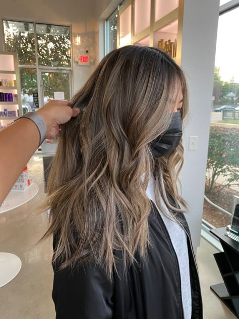 How to get soft & healthy hair and get rid of split ends Dark Roots To Blonde Balayage, Light Brunette With Dimension, Soft Healthy Hair, Highlights Brown Hair Balayage, Curly Hair Specialist, Easy Curly Hair, Brown Hair Inspo, Brunette Hair With Highlights, Hair Specialist