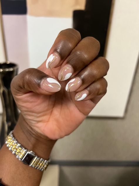 White Squiggle Nails Square, Squiggle Nails White, White Squiggle Nails Almond, White Squiggly Line Nails, Gold Squiggle Nails, Casual Nails, Neutral Nails, Minimalist Nails, Modern Christmas