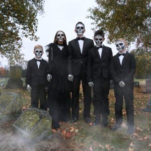 Our Family’s Skeleton Halloween Costumes Skeleton Family, Merricks Art, Skeleton Halloween Costume, Never A Dull Moment, Skeleton Halloween, Family Halloween Costumes, Family Halloween, Halloween Skeletons, Family Photoshoot