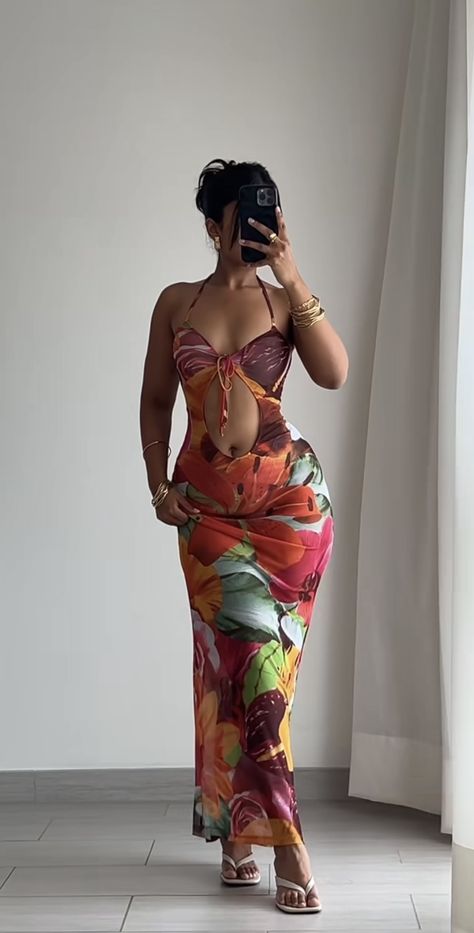 Sundress Baddie Outfit, Sundress Outfit Baddie, Baddie Summer Outfits Vacation, Beach Sundress Aesthetic, Sleeveless Y2k Vacation Dresses, Sun Dresses Aesthetic Black Women, Mode Harajuku, Cute Vacation Outfits, Earthy Outfits