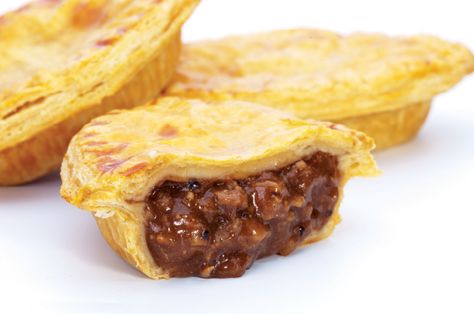 African Meat Pie Recipe, Curry Pie Recipe, Lamb Pie, Ramzan Recipe, Meat Pie Recipe, Welsh Recipes, Heritage Day, Mutton Curry, Beef Pies