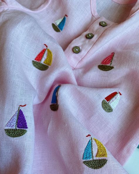 Linen Embroidery Dress, Baby Dress Embroidery, Linen Gown, Kids Embroidery, Breakfast Machine, Clothes Embroidery Diy, Hand Embroidery Dress, Kurti Embroidery Design, Hand Embroidery Videos