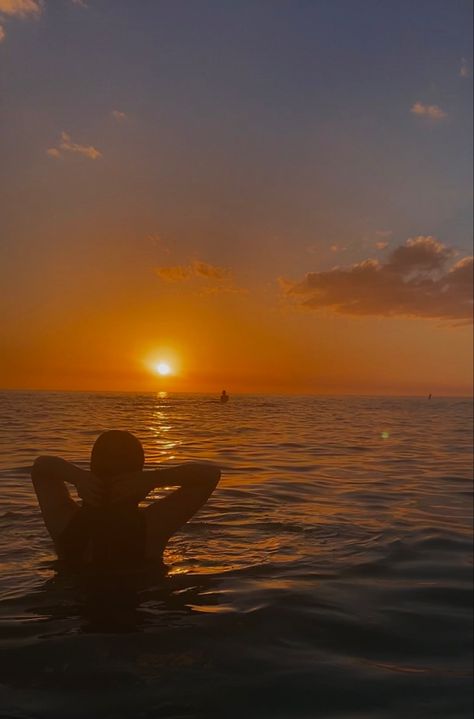 sunset swim ocean sky skyline clouds color water pic inspo aesthetic Sunrise Swimming Pictures, Sunset Swim Aesthetic, Sunset Swimming, Sunrise Swim, Sauble Beach, Manifesting 2024, Sunset Swim, Swimming Pictures, Beach At Night