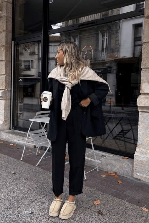 23 Super Cute UGG Outfits to Stay Cozy And Stylish This Fall Ugg Tazz Black, Styling Ugg Tasman, Black Ugg Tasman Outfit, Ugg Tazz Outfit Ideas, Tasman Uggs Outfit, Ugg Clogs Outfit, Ugg Tasman Outfit, Tasman Uggs Outfits, Outfit With Uggs