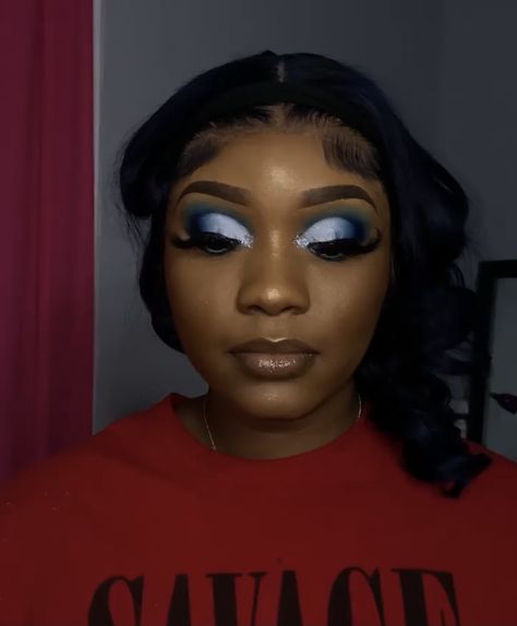 Royal Blue Makeup Looks, Royal Blue Makeup, Blue Prom Makeup, Colourful Wigs, Makeup Looks Blue Eyes, Bday Makeup, Fierce Makeup, Glitter Makeup Looks, Party Makeup Looks