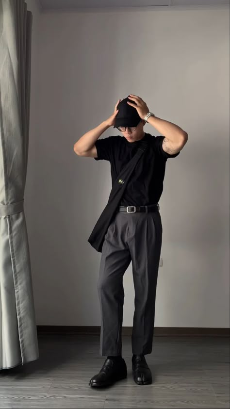 Streetwear Men Outfits Aesthetic, Minimalist Outfit Men, Taper Men, Korean Outfits Men, Men Outfits Aesthetic, Black Outfit Men, Minimalist Fashion Men, Classy Outfits Men, Outfits Hombre