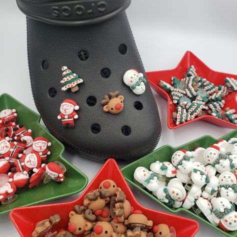 Brand New, This Is For A Set Of 4 Holiday Resin Shoe Charms. You Will Get 1 Christmas Tree, 1 Santa, 1 Snowman And 1 Reindeer. Embellishments Fashion, Croc Jibbitz, Clog Shoe, Cute Shoe, Crocs Jibbitz, Snowman Christmas Tree, Croc Charms, Shoe Clips, Fashion Costume