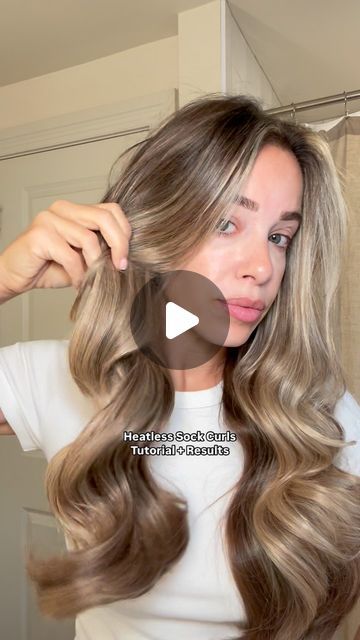 Danielle Shugg | Heatless Sock Curls Tutorial 💕🧦 ask me anything in comments below. It’s the easiest and most comfortable method!   #themindfulblonde... | Instagram Large Heatless Curls, Leggings Heatless Curls Tutorial, Sock Curls Medium Hair, Comfortable Overnight Curls, How To Do Sock Curls, Sock Hair Curls Tutorials, Different Ways To Curl Your Hair, Sock Heatless Curls, How To Curl Long Hair