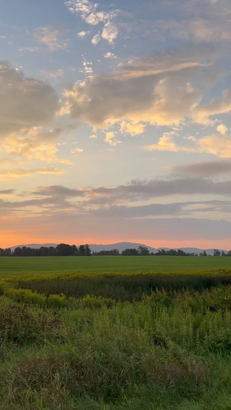 Sunday Evening Aesthetic, Cute Sky Pictures, Cute Pics For Instagram, Aesthetic Photos Nature, Sky Pictures Aesthetic, Sky Pictures Clouds, Pics Of Nature, Pic Of The Sky, Pictures Of Landscapes