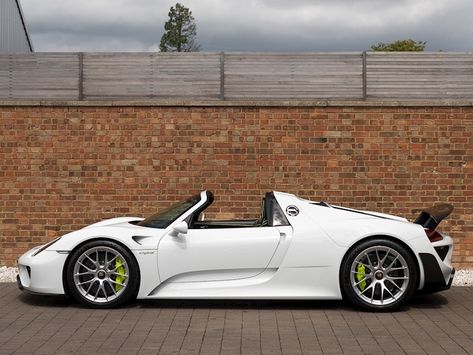 Porsche Spyder, Custom Porsche, Racing Harness, Porsche 918 Spyder, Used Porsche, Luxury Appliances, Porsche Sports Car, Automobile Engineering, Future Cars