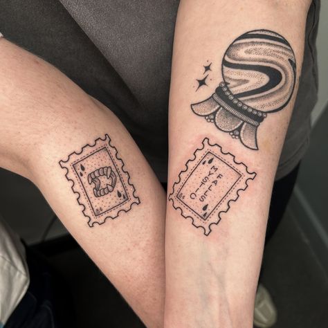 𝖁𝖆𝖒𝖕 𝕾𝖙𝖆𝖒𝖕𝖘 . . . Trio of vampire stamps for Joe, Chloe & Paul! Matching family tattoo, but make it different! Thank you so much to you all for the time & the trust 🫶🏻🖤 { little sneaky peak of a healed crystal ball that I did on Chloe too! } B O O K S O P E N Weekdays for Dec24 / Jan25 DM or Email bysibatattoo@gmail.com to enquire ✌🏻🖤 { 𝕱𝖎𝖓𝖉 𝕸𝖊 @highflyerstattoostudio 𝖀𝖘𝖎𝖓𝖌: @bishoprotary @blackclaw @dynamiccolor @worldfamousink @pantheraink @butterluxe_uk } • • • #vampiretattoo #s... Simple Vampire Tattoo, Small Vampire Diaries Tattoo, Vampire Diaries Tattoo, Matching Family Tattoos, Vampire Tattoo, Family Tattoo, Family Tattoos, Crystal Ball, Vampire Diaries