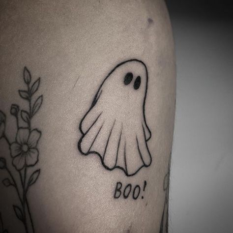 Susy @susyrdesign_tattoo on Instagram: "Boo! Little ghost for Patsy @patsyarnold_x #ghosttattoo #ghost" Pascal Tattoo, Ghost Tattoo Design, Cute Ghost Tattoo, Boo Tattoo, Nashville 2023, Bird Of Paradise Tattoo, Dahlia Tattoo, Magnolia Tattoo, Iris Tattoo