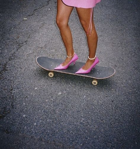 Russian Woman, Shooting Photo, Jolie Photo, New Classic, Photography Inspo, Pink Aesthetic, Film Photography, Creative Photography, Photo Inspiration