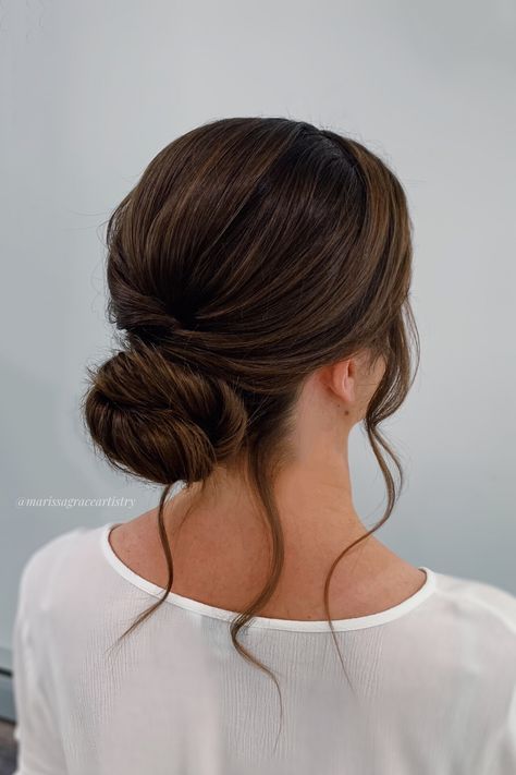 Bridal hairstyle ideas for brown hair, long hairstyles, thick hairstyles, boho wedding hairstyles, textured bun with pieces hanging. soft & romantic bridal hair. Sanggul Modern, Classic Wedding Hair, Shaved Side Hairstyles, Wedding Hair Up, Classic Updo, Bridal Hair Updo, Elegant Wedding Hair, Up Dos For Medium Hair, Best Wedding Hairstyles