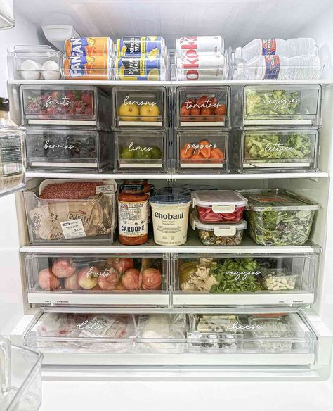 15 Refrigerator Organization Ideas For Decluttering And Maximizing Space Organized Fridge Ideas, Organizing Refrigerator Ideas, Fridge Scaping, Food Organisation, Refrigerator Organization Ideas, Small Refrigerator Organization, Organization Fridge, Fridge Organization Ideas, Fridge Organisation