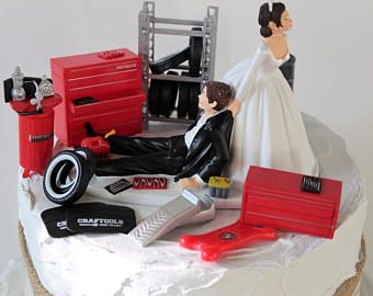 Wedding Cake Topper Funny, Grooms Cake Toppers, Funny Mechanic, Funny Cake Toppers, Funny Wedding Cakes, Funny Wedding Cake Toppers, Bride And Groom Cake Toppers, Reception Bride, Mechanic Humor