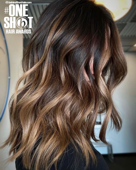 LOUISVILLE BALAYAGE SPECIALIST on Instagram: “Oneshothairawards is back!!! Yes! ❤️ • • • 1st Entry of the year 2022! 🎉🎉🎉 Last year was the best thing happen in my life, when i was…” Messy Beach Waves, Ibiza Hair, Winter Hair Trends, Beautiful Salon, Salted Caramel Chocolate, Brunette Balayage Hair, Chocolate Pie, Caramel Chocolate, Balayage Brunette