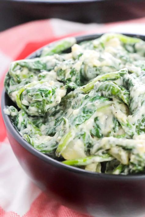 An easy creamed spinach recipe made with fresh spinach in a rich and creamy cream cheese sauce. Perfect for the holidays or any time of year! #Spinach #SideDish #SideDishRecipes #SpinachRecipes Spinach With Cheese, Stew Ideas, Easy Creamed Spinach, Best Creamed Spinach Recipe, Creamed Spinach Recipe Easy, Dinner Staples, Using Cream Cheese, Broccoli Salads, Cream Spinach