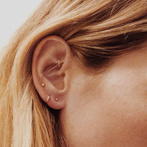 Piercing Lobe, Constellation Piercings, Ear Peircings, Ear Piercings Tragus, Cute Ear Piercings, Cute Piercings, Minimalist Studs, Piercing Tattoo, Ear Jewelry