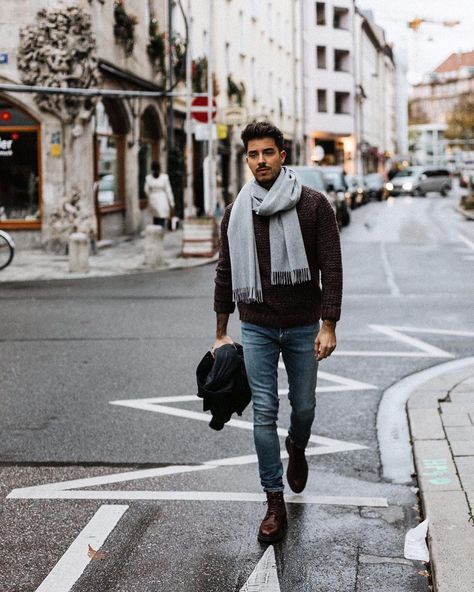 all-around-scarf-1-400x500 Guys Outfits with Scarves – 26 Ways to Wear a Scarf for Men Men’s Outfit With Scarf, Men’s Scarf Outfit, Men’s Scarf, Mens Scarf Outfit, Men Scarf Outfit, Men Scarf Style, Low Braid, Outfits With Scarf, Scarf Outfit Men