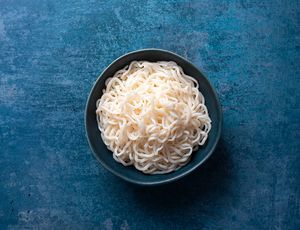 Konjac Noodles Recipes, Chinese Noodle Recipes, Spicy Spaghetti, Noodles Ideas, Cellophane Noodles, Konjac Noodles, Low Carb Noodles, Miracle Noodles, Wheat Noodles