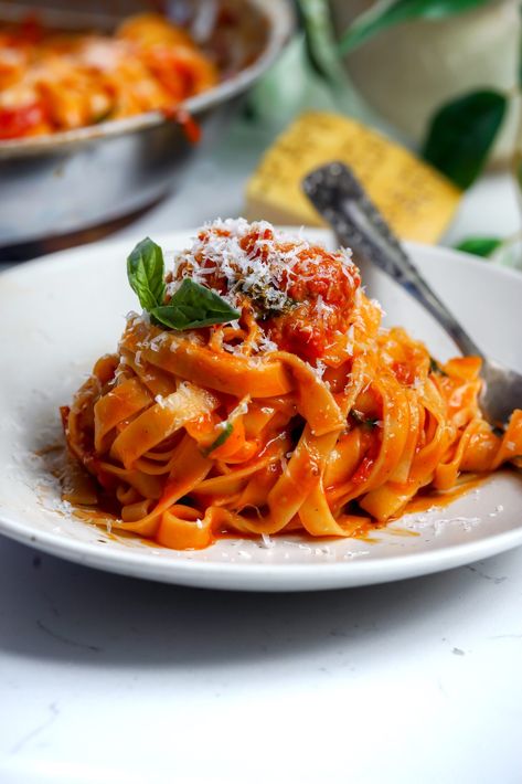 Tomato Tagliatelle Pasta Tagliatelle Recipes, Tagliatelle And Meatballs, Vegetarian Tagliatelle Recipe, Tagliatelle Recipes, Tomato Tagliatelle, Tagatellie Pasta Recipes, Pasta Tagliatelle, Tagliatelle Recipe, Small Bites Appetizers