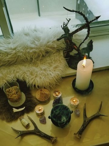 Imbolc Decor, Artemis Altar, Happy Imbolc, Wicca Sabbats, Imbolc Altar, Celebrate Imbolc, Imbolc Ritual, Altar Inspiration, Artemis Goddess