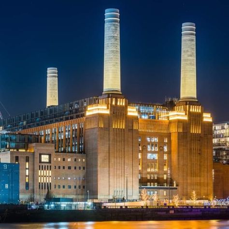 London's regenerated Battersea Power Station opens today. It's part of a £9BN project that's saved a heritage structure, delivered housing and created new public space. Source: B1M Battersea Power Station, Minecraft Plans, Power Station, Public Space, Minecraft, Beautiful Places, London, Architecture