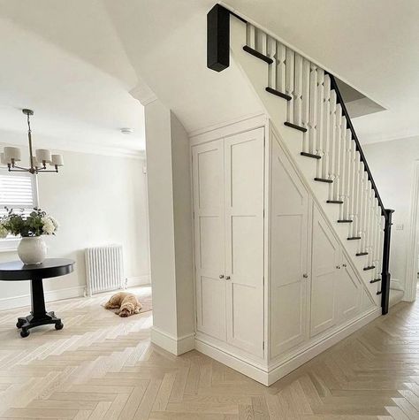 Door Under Stairs, Kitchen Under Stairs, Understair Storage, London Homes, Room Under Stairs, تحت الدرج, Stairs Renovation, Staircase Storage, Under Stairs Cupboard