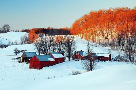 Christmas In Vermont, Winter New England, Snow Paintings, Southern Vermont, England Country, Watercolor Barns, Winter Landscape Photography, Woodstock Vermont, Job Reference