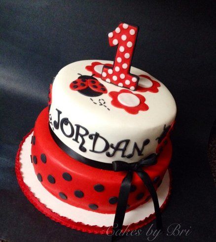 Lady bug cake More Birthday Cake Icing, Birthday Cake Pinterest, Ladybug Cakes, Bug Cake, Ladybug Cake, Ladybug Birthday Party, Ladybug Theme, Cupcake Birthday Cake, 1st Birthday Cakes