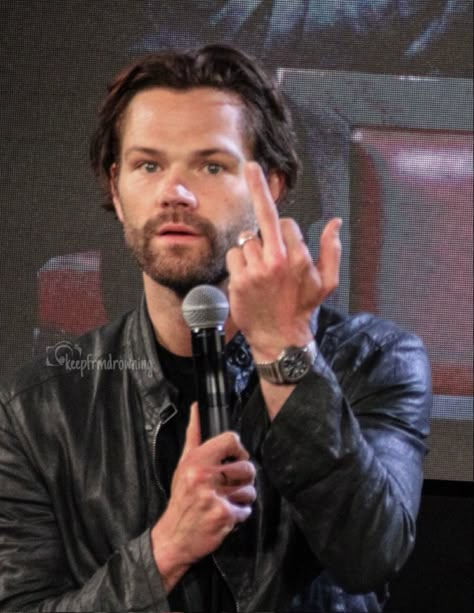 Reaction Photo, Sammy Supernatural, Gilmore Girls Dean, Dean Forester, Aaliyah Pictures, Spn Memes, Supernatural Actors, Supernatural Pictures, Winchester Supernatural