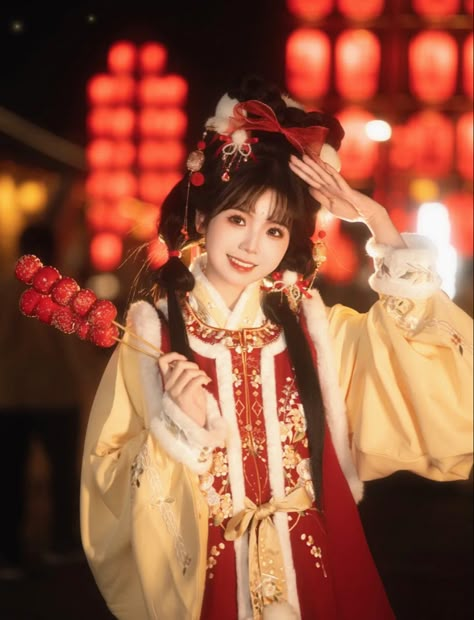 Lunar New Year Outfit, Chinese New Year Outfit, New Year Outfit, Cosplay Inspo, Chinese Aesthetic, New Years Outfit, Dynamic Poses, Body Reference, Reference Poses