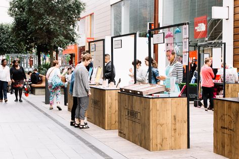 Market Booth Design, Pop Up Store Display, Pop Up Shop Design, Popup Market, Stand Modular, Pop Up Events, Food Stall Design, Modern Market, Market Booth