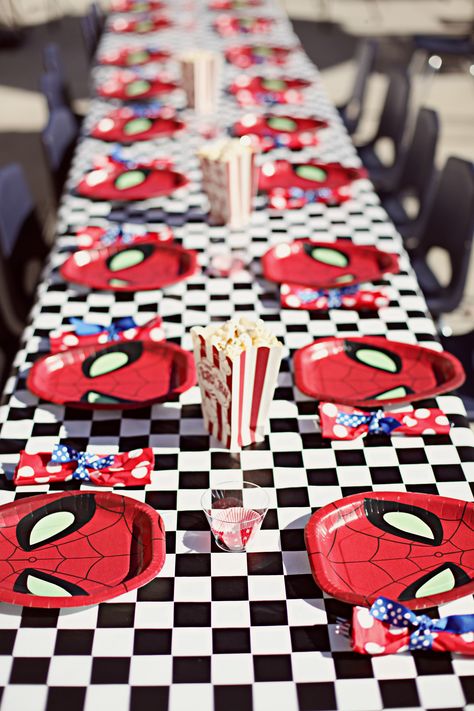 SpiderMan table decoration Table Spiderman, Spiderman Table Decorations, Spiderman Theme Birthday Party, Spiderman Table, Spiderman Birthday Decorations, Spiderman Theme Birthday, Table Decorations Birthday, Birthday Party Dessert Table, Birthday Superhero