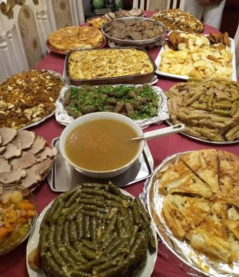 Egyptian dishes / Ramadan Ramdan Food Recipes, Egyptian Food Aethstetic, Egyptian Snacks, Food Egyptian, Egyptian Food Recipes, Egyptian Dishes, Egyptian Foods, Ramadan Buffet, Ramadan Table