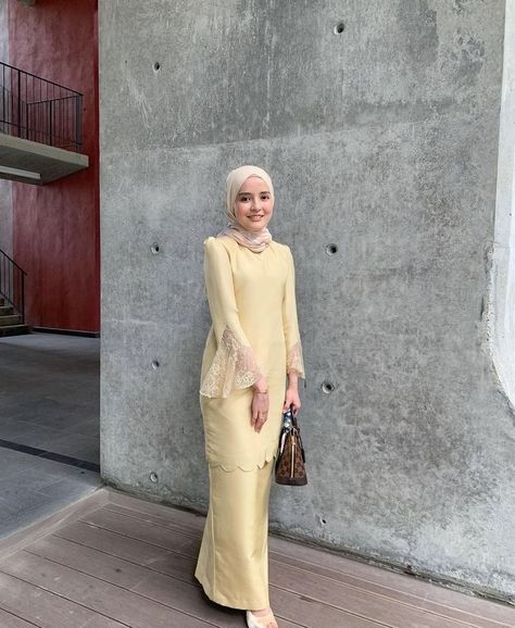 Kurung Moden 2023, Simple Baju Kurung Design, Design Baju Raya 2022, Idea Baju Raya 2023, Baju Kurung 2023 Design, Baju Raya Ideas Fashion 2022, Malay Bridesmaid Dresses, Fesyen Baju Raya 2023, Kurung Moden Design 2022