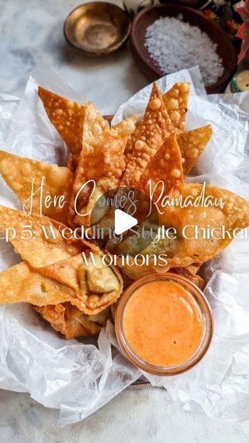 164K views · 6.1K likes | Rafia Mazhar on Instagram: "HERE'S HOW TO MAKE IT ⤵️
⠀⠀⠀⠀⠀⠀⠀⠀⠀
Here Comes Ramadan Episode 5 - Wedding Style Chicken Wontons🌙

Recipe (Makes 15 to 20)
200 g boneless chicken
1½ cup Green onion chopped (only green part)
5 to 6 green chillies 
1 Handful coriander leaves
1 small capsicum chopped 
1/2 tsp Salt
1/2 tsp Black pepper
1/4 tsp chicken powder 
1/2 tsp Ground cumin 
1 tbsp oyster sauce 

Triangular samosa sheets 
Egg wash

• Put all ingredients in a food processor and blend together till the mixture well blended 
• Form wontons as shown in the video (using only ½ tbsp filling per wonton - do not over fill the wontons) Secure with egg wash 
• Freeze in an airtight container or fry/air fry immediately 
• Serve with chutney/chilli sauce 

⠀⠀⠀⠀⠀⠀⠀⠀
HAVE A QUESTI Asian Wraps, Chicken Powder, Chicken Wontons, Wonton Recipes, Asian Foods, Coriander Leaves, Chilli Sauce, Green Onion, Oyster Sauce