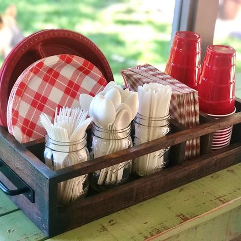 RedBarnHomeAccents - Etsy Picnic Caddy, Picnic Table Decor, Rustic Picnic, Rehearsal Dinner Themes, Table Caddy, Bbq Tray, Diy Serving Tray, Kitchen Caddy, Condiment Caddy