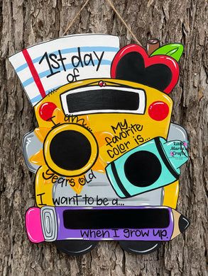 Back to School Door Hangers – Little Maria’s Crafts School Door Hanger, First Day Sign, Stenciled Doors, Truck Door Hanger, Cross Door Hangers, Teacher Door Hangers, Back To School Sign, Valentine Mailbox, Painted Door