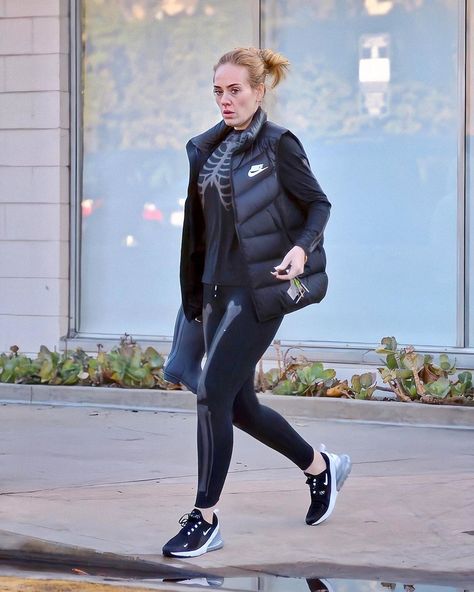 Adele on Instagram: “nike girl ✔️ [#adele #officialadelefanpage | #adeleph #adelephilippines]” Adele Workout, Adele Body, Adele Eyes, Adele Instagram, Adele Singer, Adele Wallpaper, Adele Photos, Adele Hello, Adele Adkins